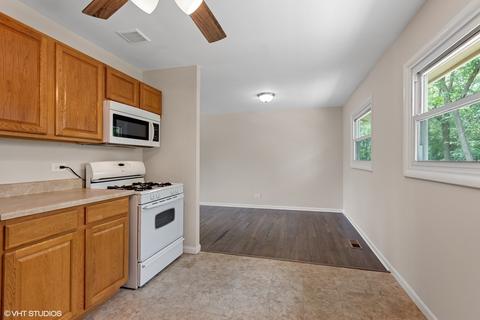 570 Briarcliff Ln, Hoffman Estates, IL 60169 photo 7