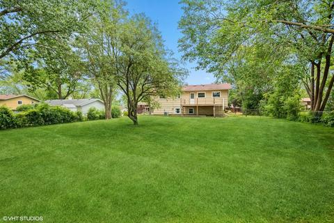 570 Briarcliff Ln, Hoffman Estates, IL 60169 photo 3