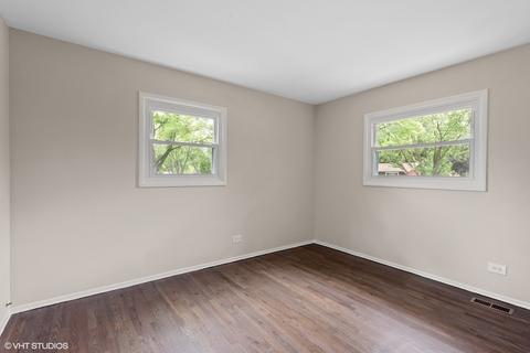 570 Briarcliff Ln, Hoffman Estates, IL 60169 photo 10