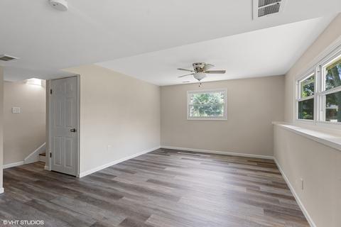 570 Briarcliff Ln, Hoffman Estates, IL 60169 photo 13