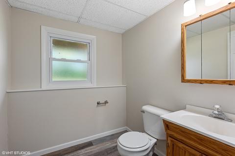 570 Briarcliff Ln, Hoffman Estates, IL 60169 photo 12