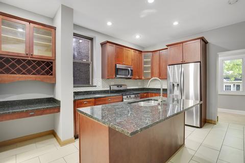 816 E 47th Pl, Chicago, IL 60615 photo 11