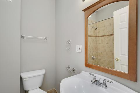 816 E 47th Pl, Chicago, IL 60615 photo 18