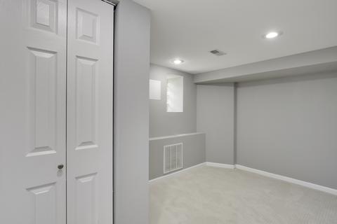 816 E 47th Pl, Chicago, IL 60615 photo 25
