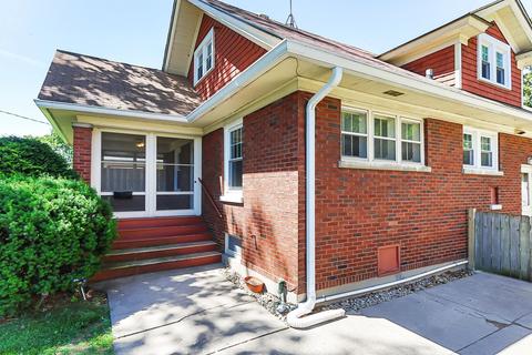 420 Griswold St, Elgin, IL 60123 photo 2