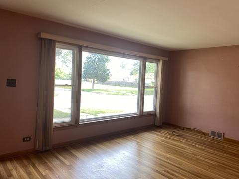 8301 44th St, Lyons, IL 60534 photo 3
