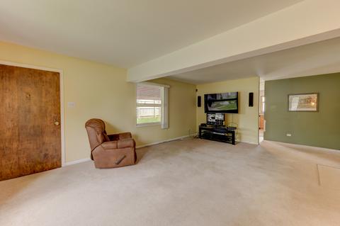 324 Dorsetshire Dr, Steger, IL 60475 photo 5