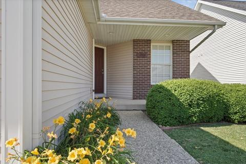 1904 Park West Dr, Normal, IL 61761 photo 2