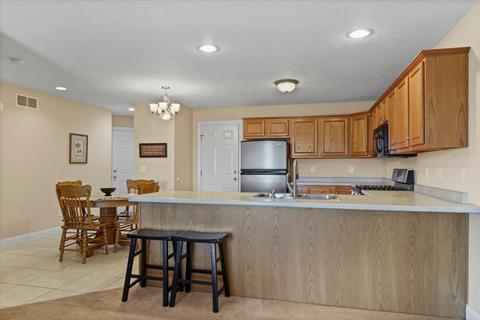 1904 Park West Dr, Normal, IL 61761 photo 9