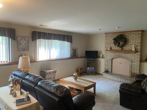 3329 Carpenter St, Steger, IL 60475 photo 2