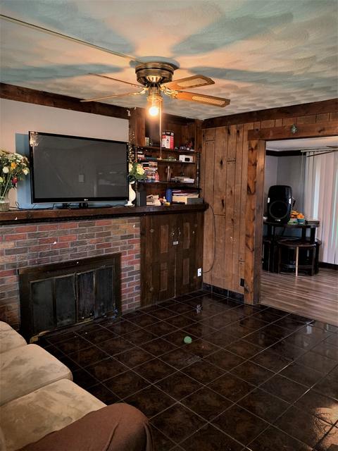 577 7th Ave, Aurora, IL 60505 photo 2