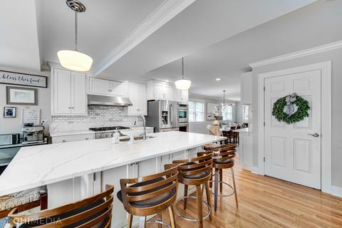 842 N Summit St, Wheaton, IL 60187 photo 11