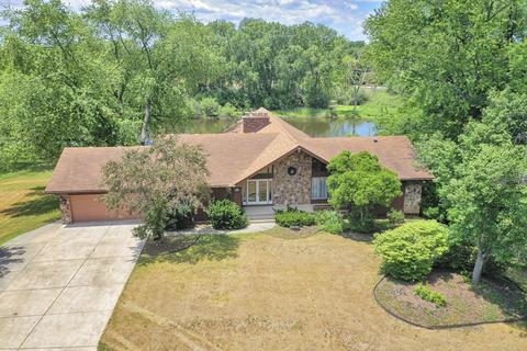1713 Cassandra Ln, Mchenry, IL 60051 photo 1