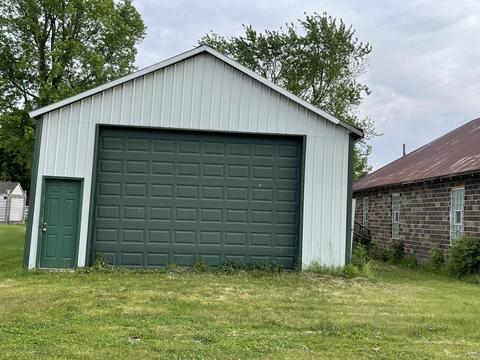 762 N 3906th Rd, Triumph, IL 61371 photo 5
