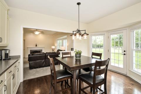 12 Bunker Hill Ct, Algonquin, IL 60102 photo 5