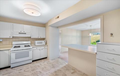 414 Waters Edge Dr #D, Mchenry, IL 60050 photo 6