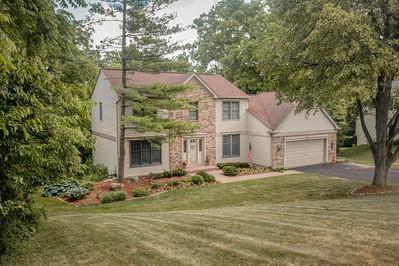 806 Windcrest Ct, Sleepy Hollow, IL 60118 photo 1