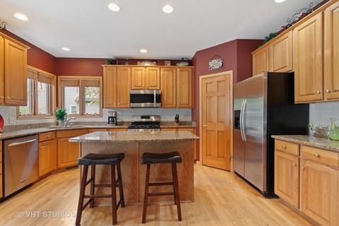 1911 Tunbridge Ct, Algonquin, IL 60102 photo 5