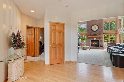 1911 Tunbridge Ct, Algonquin, IL 60102 photo 3
