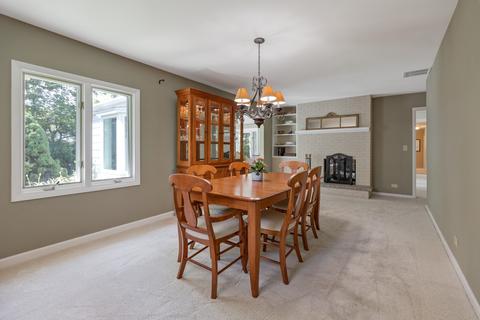 335 Brookside Cir, Wheaton, IL 60187 photo 10