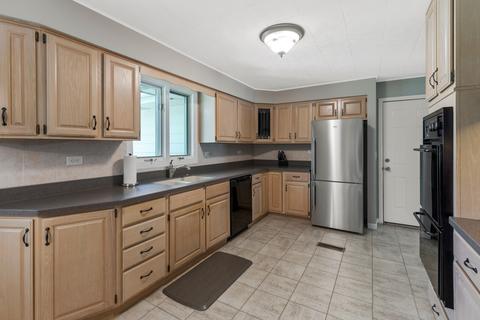 335 Brookside Cir, Wheaton, IL 60187 photo 13