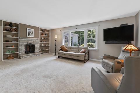 335 Brookside Cir, Wheaton, IL 60187 photo 5