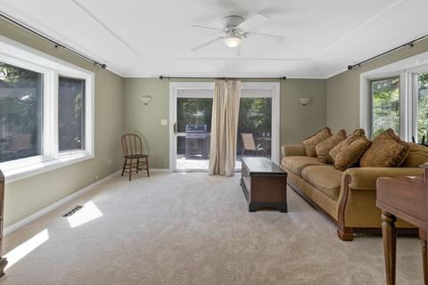 335 Brookside Cir, Wheaton, IL 60187 photo 11