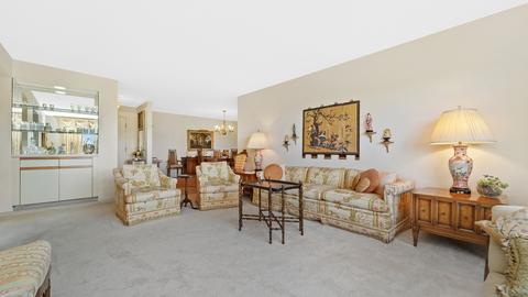 2000 Chestnut Ave #511, Glenview, IL 60025 photo 5