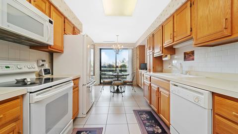 2000 Chestnut Ave #511, Glenview, IL 60025 photo 8