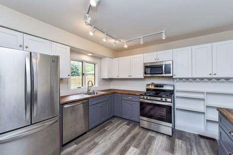 305 Wakeman Ave, Wheaton, IL 60187 photo 8