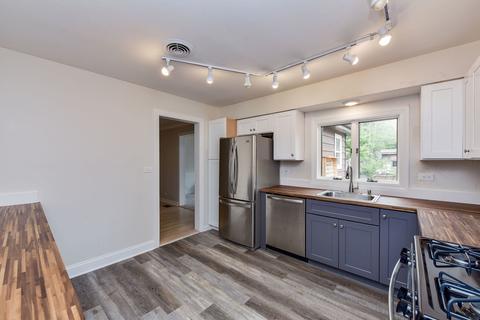 305 Wakeman Ave, Wheaton, IL 60187 photo 9