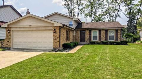 714 Longtree Dr, Wheeling, IL 60090 photo 1