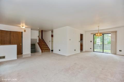 714 Longtree Dr, Wheeling, IL 60090 photo 2