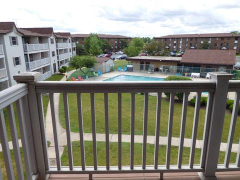 213 Gregory St #9, Aurora, IL 60504 photo 8