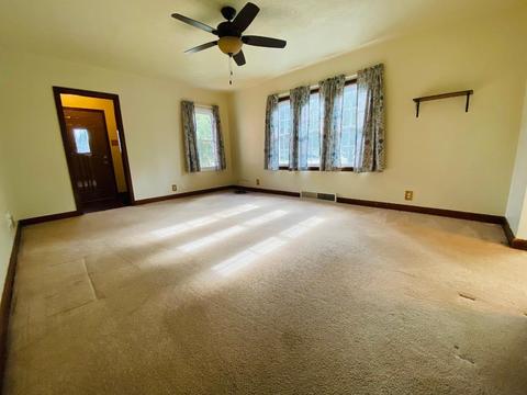 329 E Seminole St, Dwight, IL 60420 photo 2