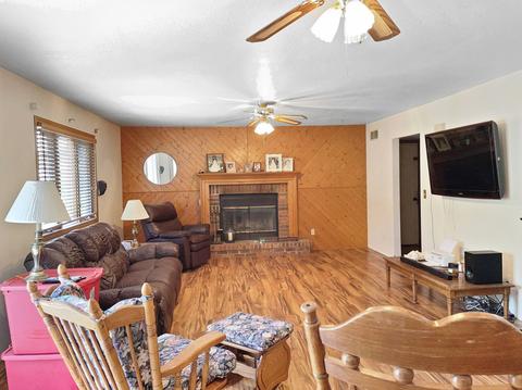 708 E Ash St, Watseka, IL 60970 photo 6