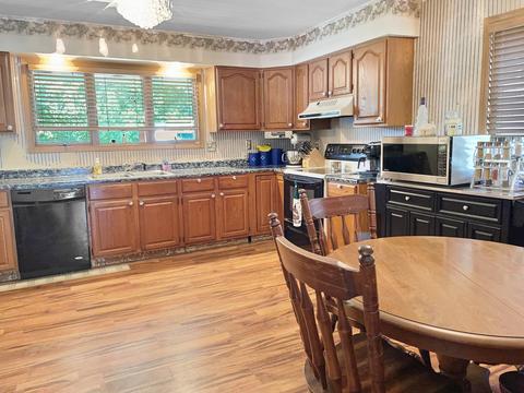 708 E Ash St, Watseka, IL 60970 photo 4