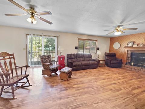 708 E Ash St, Watseka, IL 60970 photo 7