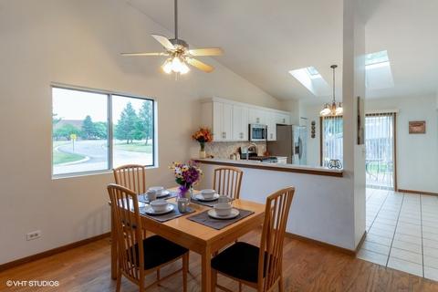 605 Packard Dr, Elgin, IL 60120 photo 4