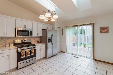 605 Packard Dr, Elgin, IL 60120 photo 6
