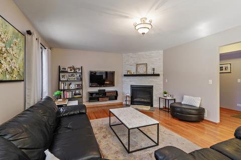 6825 Olympic Dr, Bridgeview, IL 60455 photo 7