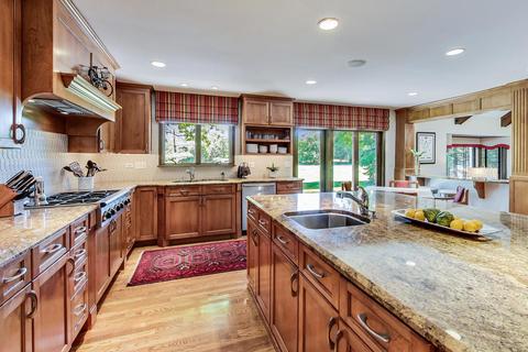 560 Conway Ct, Burr Ridge, IL 60527 photo 12