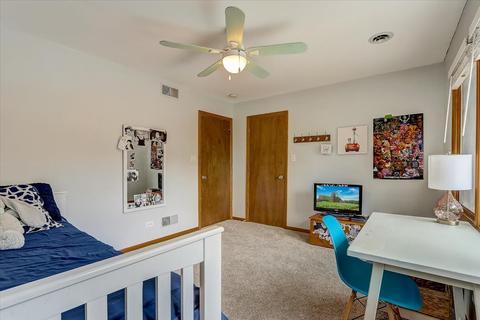 525 S 5th Ave, Des Plaines, IL 60016 photo 21