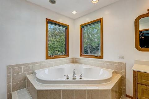 525 S 5th Ave, Des Plaines, IL 60016 photo 18