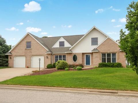 302 Ironwood Cc Dr, Normal, IL 61761 photo 1