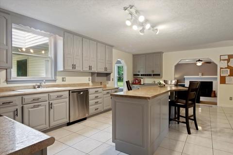 302 Ironwood Cc Dr, Normal, IL 61761 photo 14