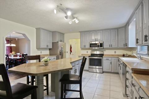 302 Ironwood Cc Dr, Normal, IL 61761 photo 11