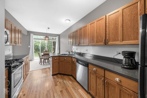 2132 W Adobe Dr, Addison, IL 60101 photo 5