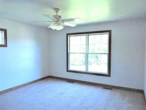 906 34th St, Peru, IL 61354 photo 9