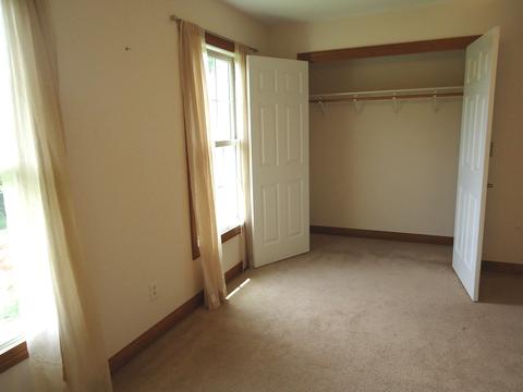 906 34th St, Peru, IL 61354 photo 15